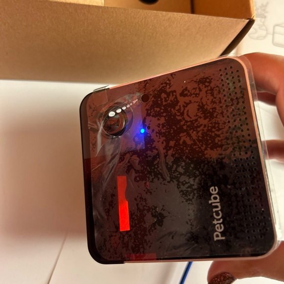 Petcube [2017 Item] Play Smart Pet Camera with Interactive Laser - Picture 4 of 14